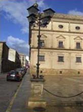 Farolas de las plazas de &Uacute;beda. No es verdad que se est&eacute;n copiando en Baza como afirma nuestro Ayuntamiento.